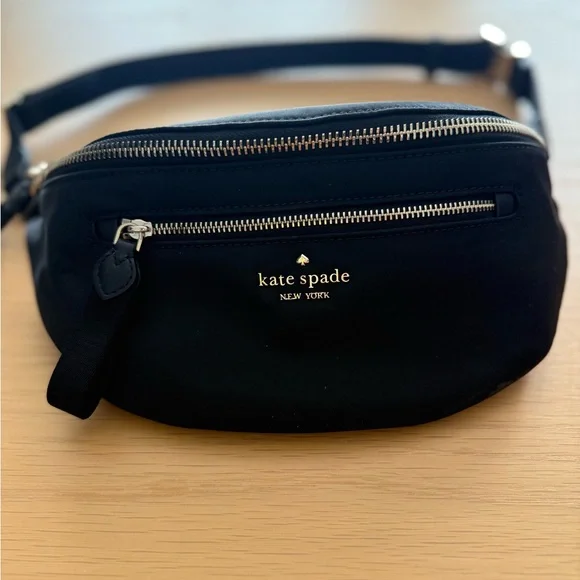 Kate Spade Black Crossbody Bag Sleek Designer Accessory - Picture 1 of 6